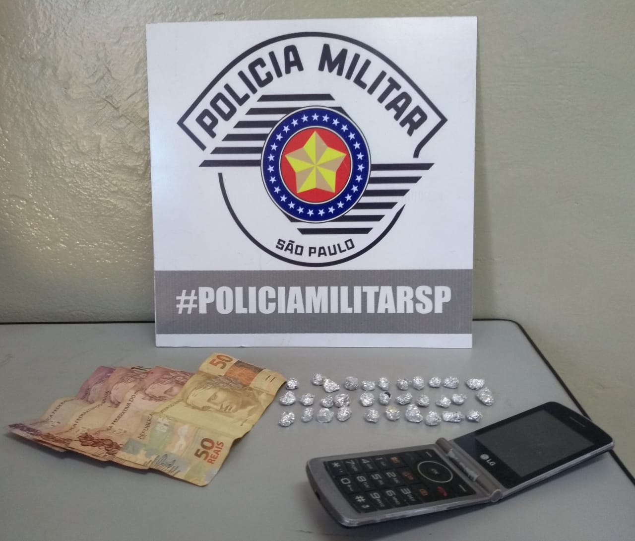 Polícia Militar de Osvaldo Cruz prende traficante de Adamantina na Vila Esperança na tarde desta quarta-feira