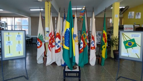 Biblioteca Municipal de Adamantina exibe mostra “Bandeiras – As cores do Brasil”