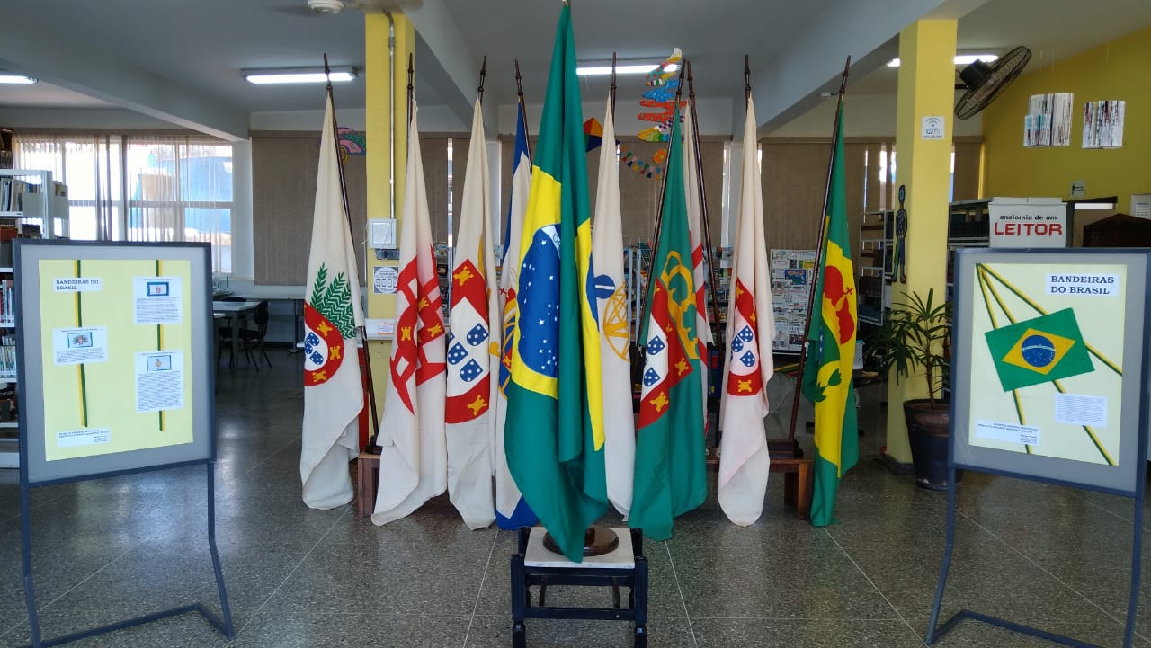 Biblioteca Municipal de Adamantina exibe mostra “Bandeiras – As cores do Brasil”