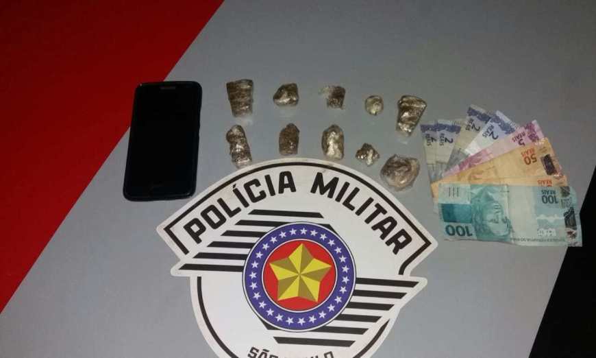 Briga entre mãe e filho acaba com indivíduo preso pela Polícia Militar por tráfico de drogas em Pacaembu