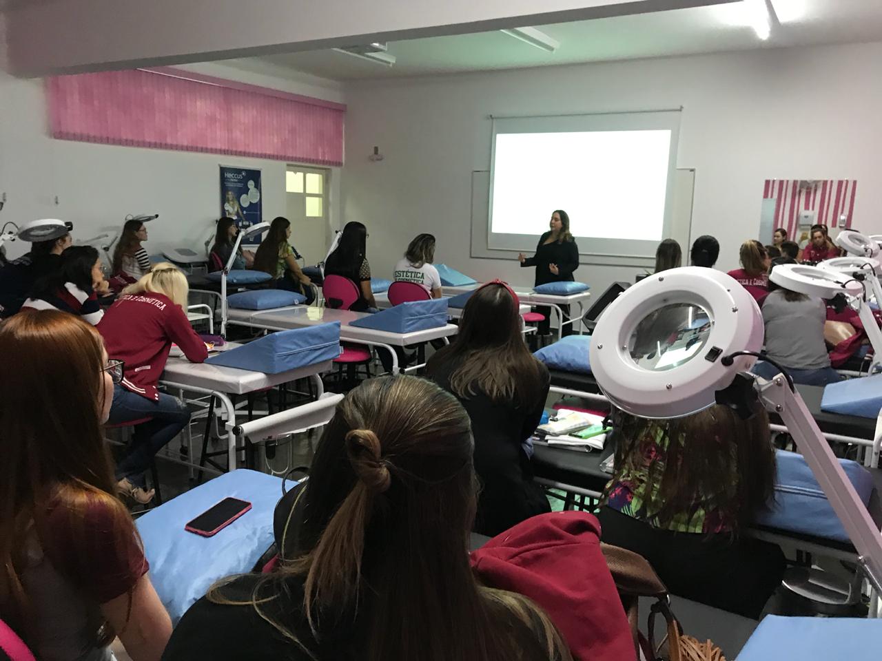 Tecnologia em Estética e Cosmética promove Jornada Estética dias 08 e 09