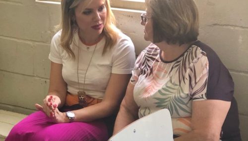 Polícia Civil realiza palestra sobre redes sociais na Casa da Mãe Nossa Senhora de Fátima em Adamantina