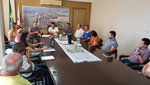 Secretaria de Fiscalização e Corpo de Bombeiros realiza reunião para esclarecimento sobre alvarás e vistoria de eventos em Adamantina