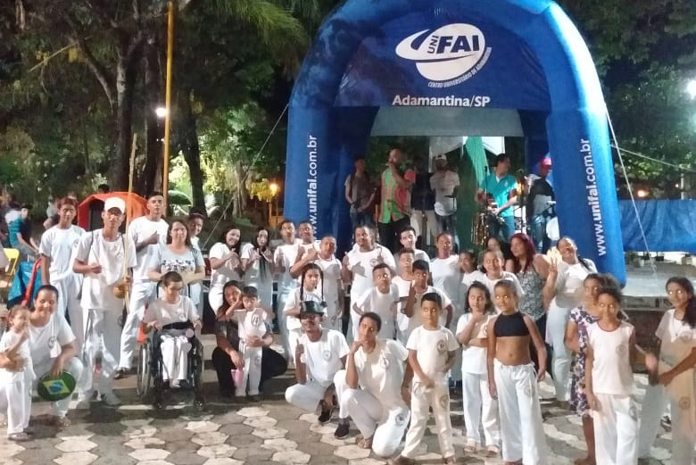 Grupo de Capoeira Estrela da Barra comemora o mês nacional da Consciência Negra em Adamantina