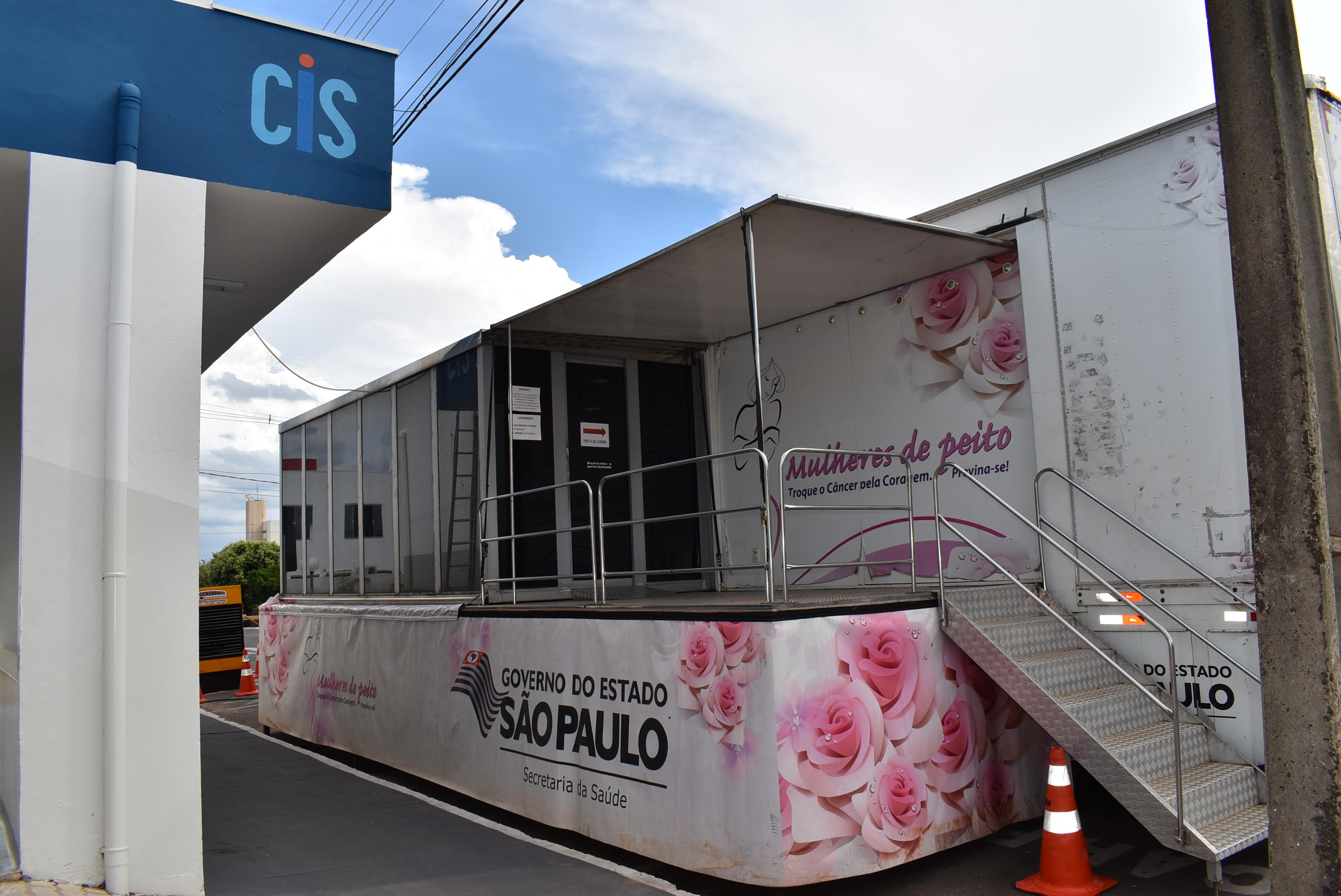 NOTA À IMPRENSA: Mamógrafo da carreta Mulheres de Peito apresenta problemas técnicos
