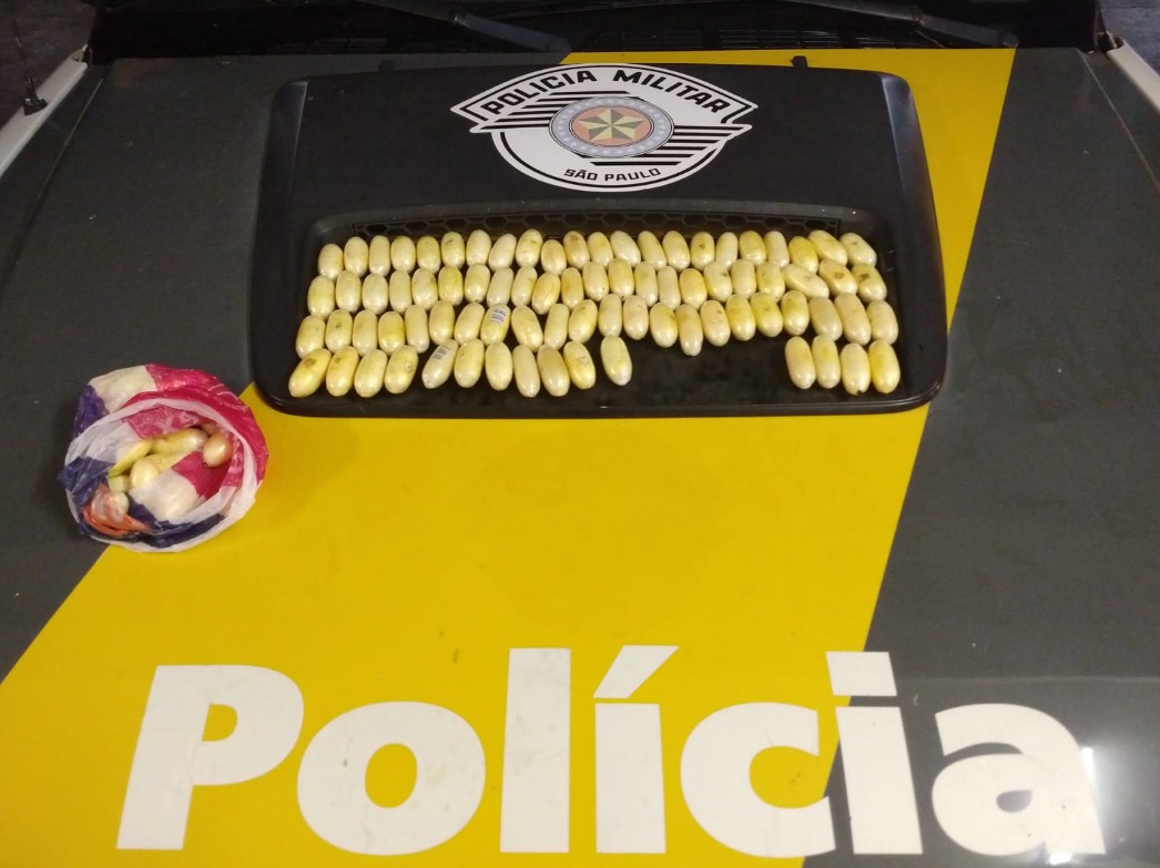 Nigerianos são detidos por Tráfico de Drogas portando cocaína em ônibus