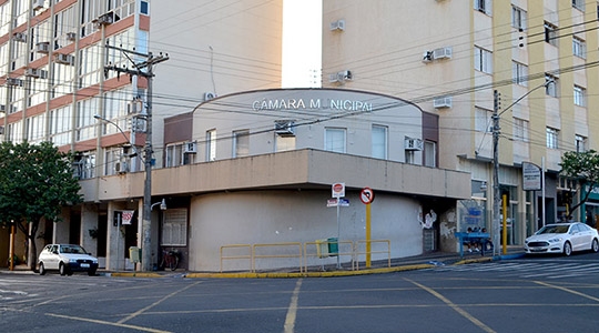 Após indicações de vereadores, funcionários da Prefeitura e UniFAI terão abono natalino