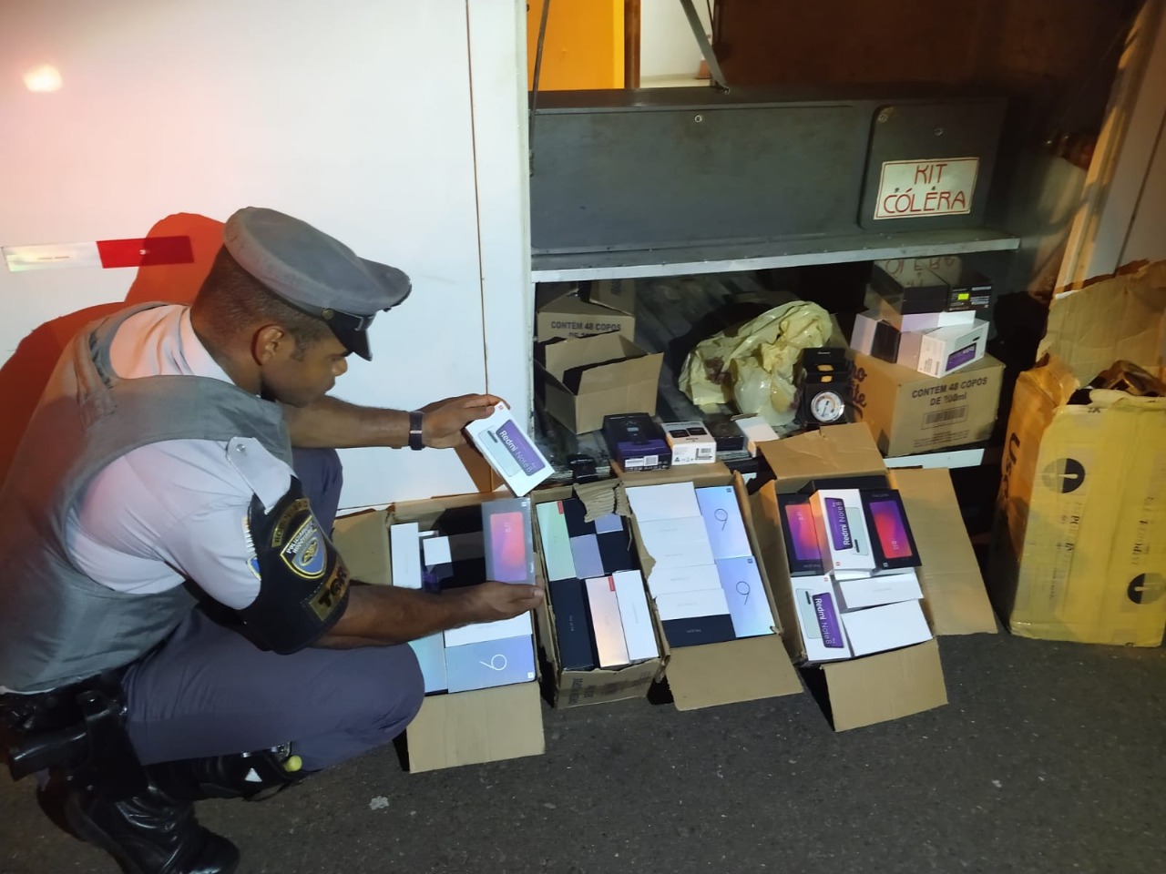 Motorista de ônibus de turismo é detido por Descaminho transportando vários produtos oriundos do Paraguai