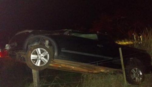 Motorista capota saveiro na vicinal entre Osvaldo Cruz e Salmourão