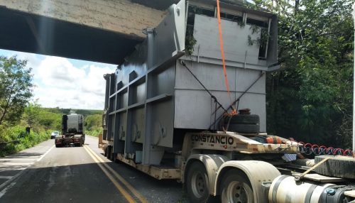 Acidente de trânsito sem vítima, com interdição parcial de via pela SP-294 em Inúbia Paulista