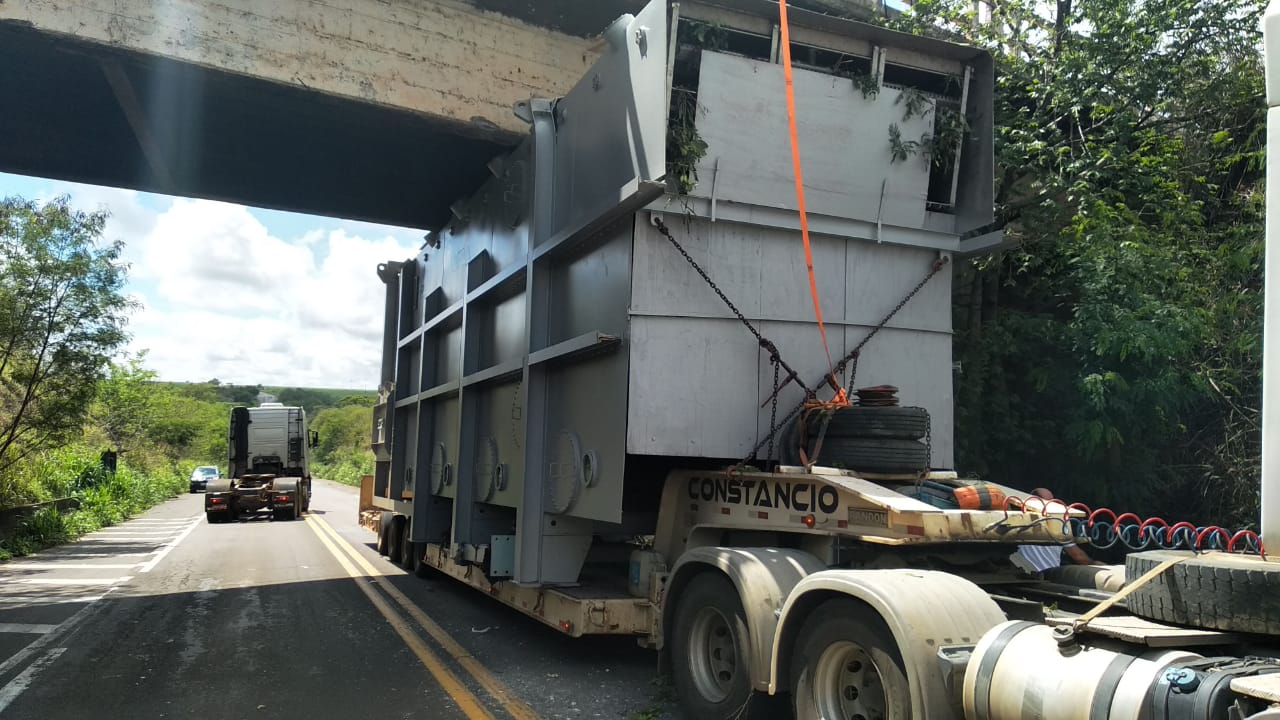 Acidente de trânsito sem vítima, com interdição parcial de via pela SP-294 em Inúbia Paulista