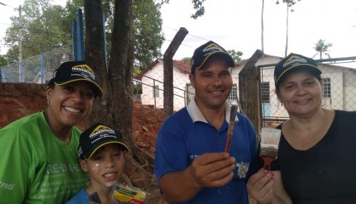 Creche do Jardim Brasil em Adamantina em parceria com o Sicredi, realiza revitalização de parque para as crianças
