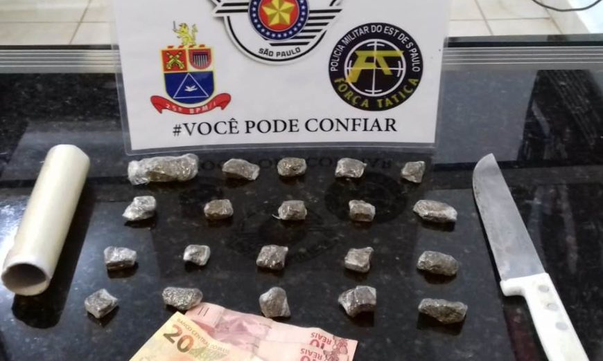 Homem tenta fugir da Força Tática, mas acaba preso por tráfico de drogas