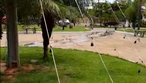 Lâmpadas de decoração natalina são furtadas de praça em Pacaembu