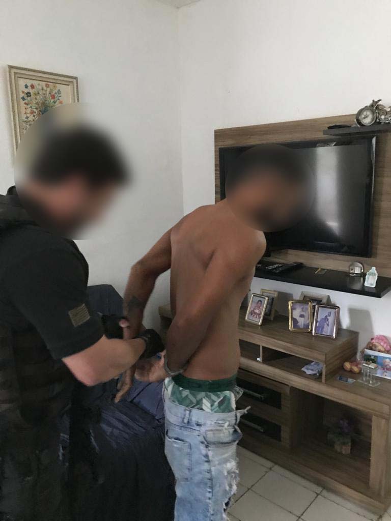 Policiais civis do Deinter 8 participam de operação policial no Rio de Janeiro