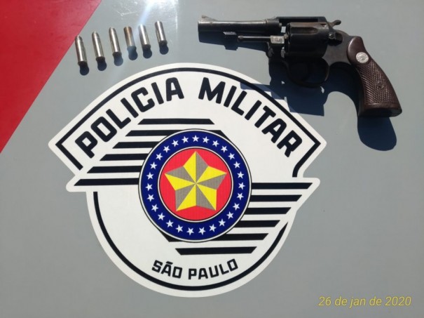Homem é preso por porte ilegal de arma de fogo em Osvaldo Cruz