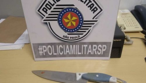 Homem ameaça a ex-mulher e amiga de morte e é preso com faca pela Polícia Militar