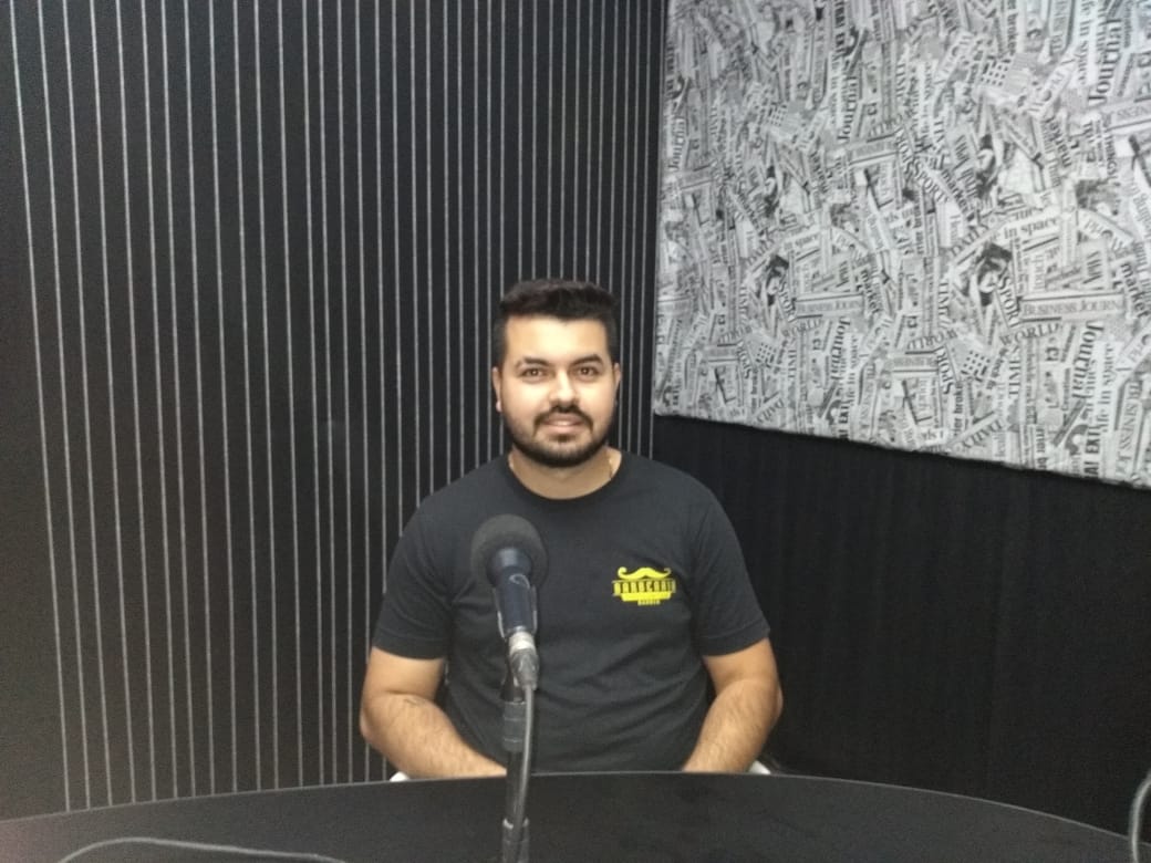 Conheça um pouco do trabalho de Léo Santos, Barbeiro em Adamantina