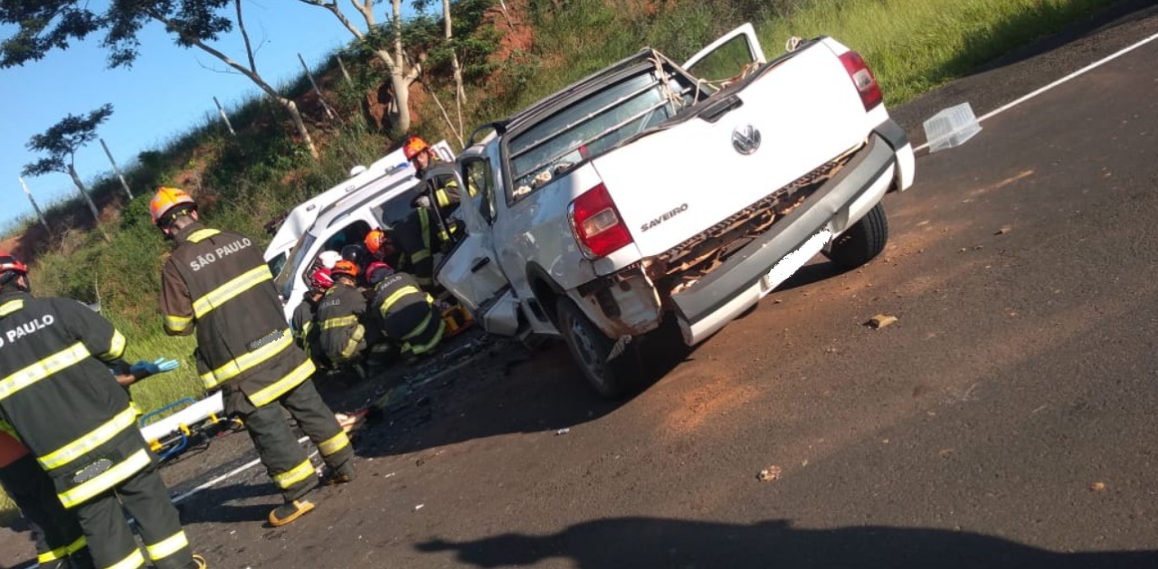 Acidente de Trânsito deixa uma pessoa morta e três feridas em Álvares Machado