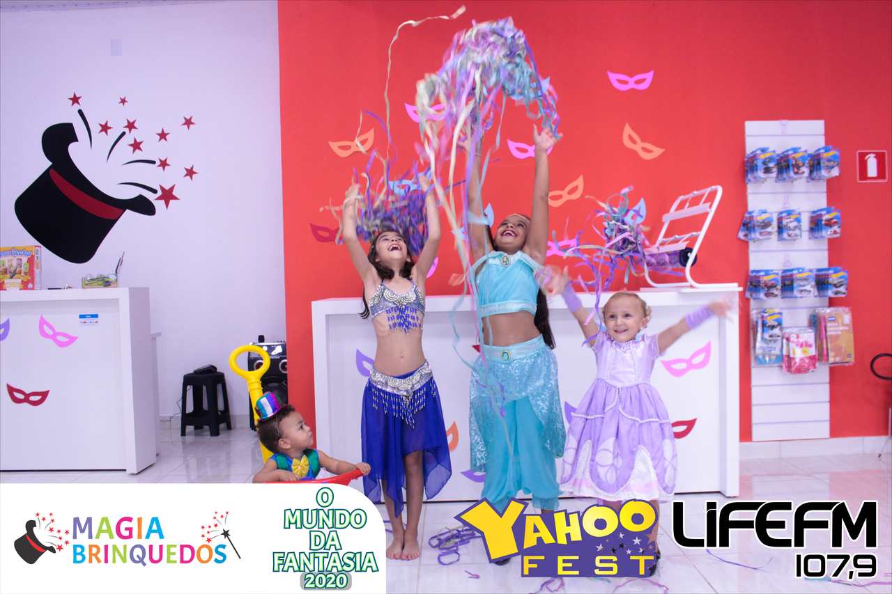 Tarde de alegria e fantasias proporcionada pela loja Magia Brinquedos