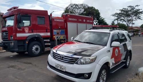 Criança de três anos sofre fratura após portão de garagem cair sobre seu corpo, em Flórida Paulista
