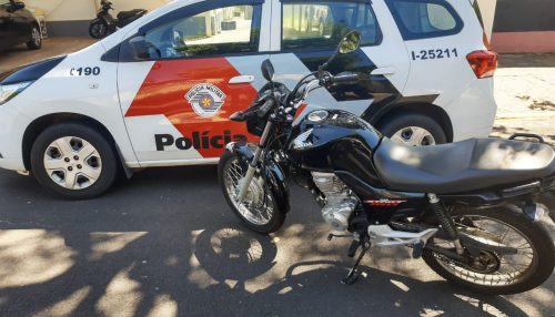 Polícia Militar rapidamente após queixa de furto, localiza autor e recupera moto furtada em Adamantina
