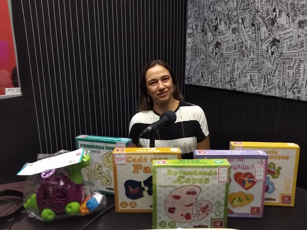 Psicopedagoga, Patrícia Temporin destaca a importância dos brinquedos pedagógicos para o desenvolvimento das crianças