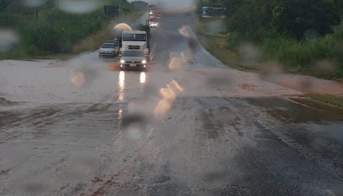 Pontos de alagamento exigem atenção redobrada dos motoristas pela SP-294
