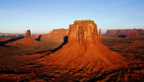 NO DESERTO, UMA PAISAGEM DE DOR E DISTÂNCIA... Sérgio Barbosa - Opinião