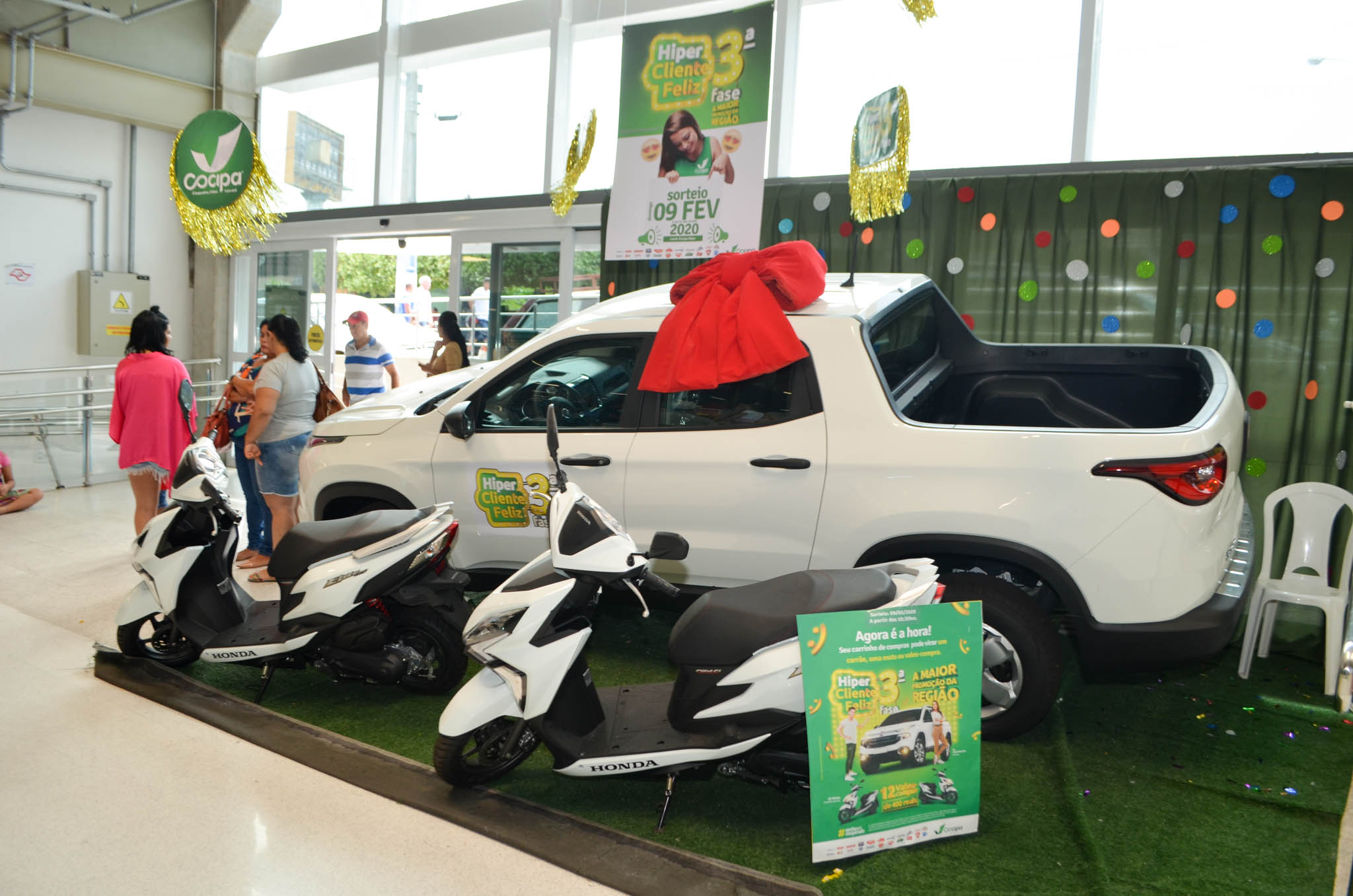 Sorteio define ganhadores de carro, motos e 12 vale-compras da promoção Hiper Cliente Feliz da Cocipa