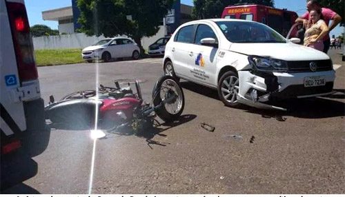 Acidente envolvendo carro e moto deixa uma pessoa ferida em Adamantina