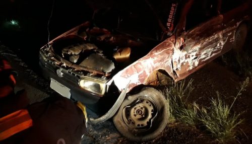 Acidente entre carro e ônibus deixa duas pessoas feridas na SP-294 em Pacaembu