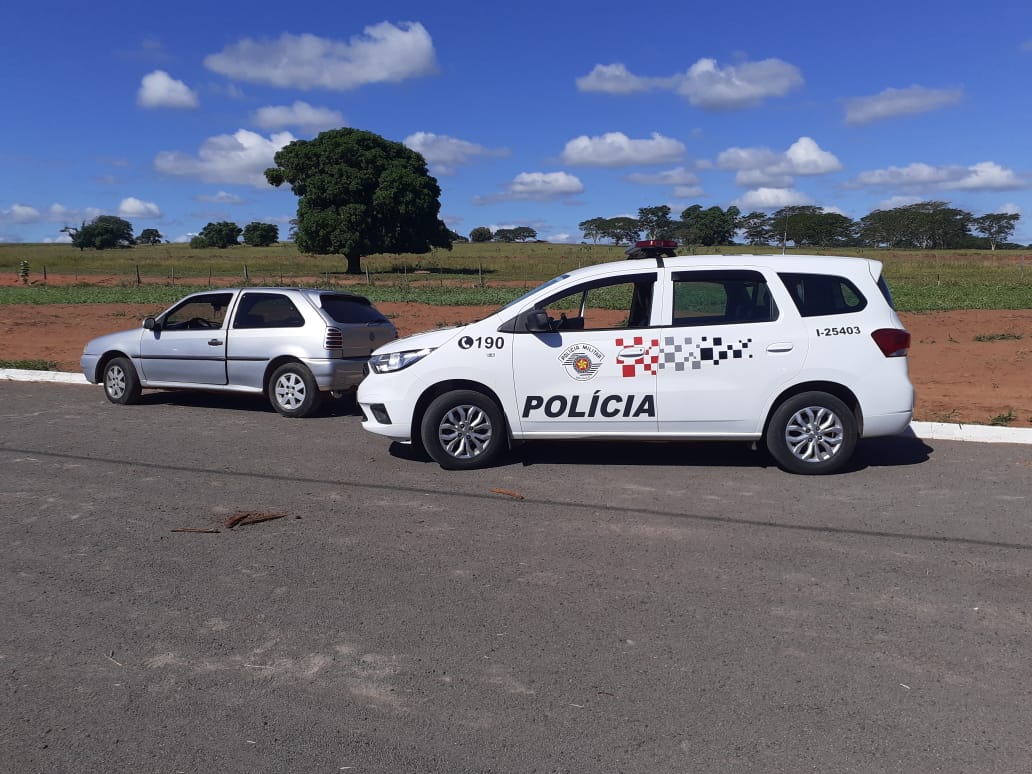 Polícia Militar age rápido e recupera carro furtado 10 minutos após o crime