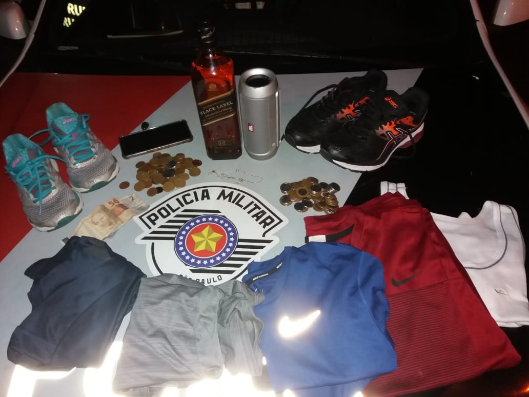 Polícia Militar prende autores e recuperam produtos furtados de residência em Adamantina