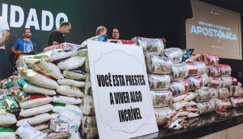 Igreja Amor e Cuidado arrecada alimentos para entidades de Adamantina
