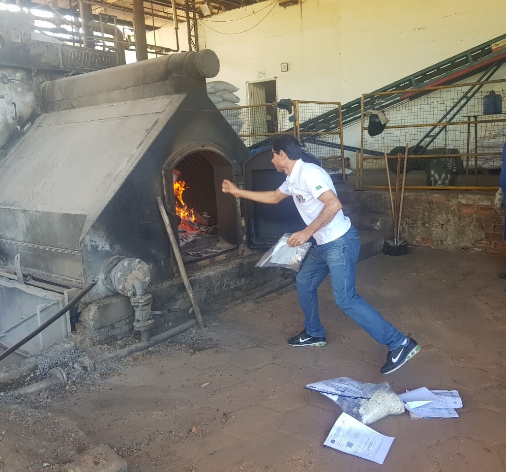 Polícia Civil de Flórida Paulista realiza incineração de drogas