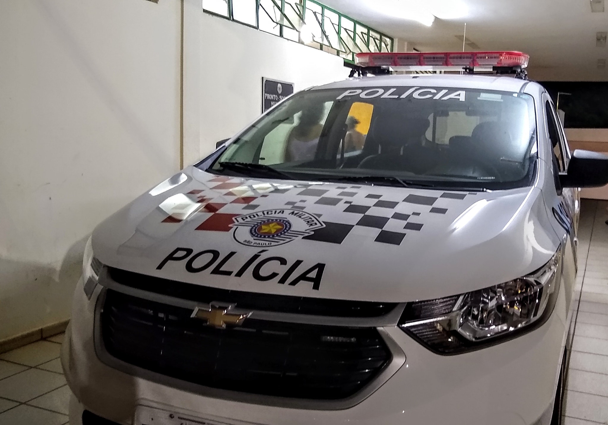 Funcionários de empresa de reciclagem são amarrados e ameaçados durante roubo em Presidente Prudente