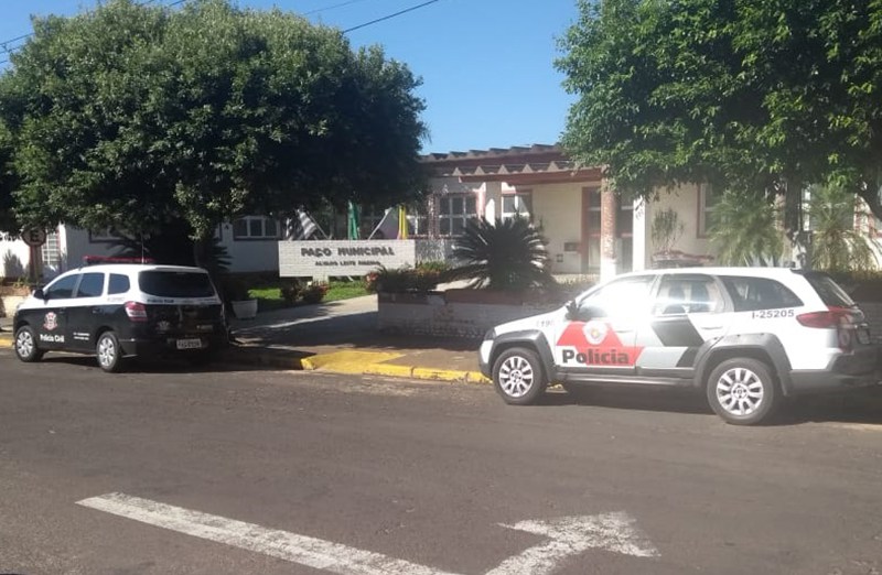 Prefeitura de Irapuru é alvo de roubo e tem vigia agredido por criminosos