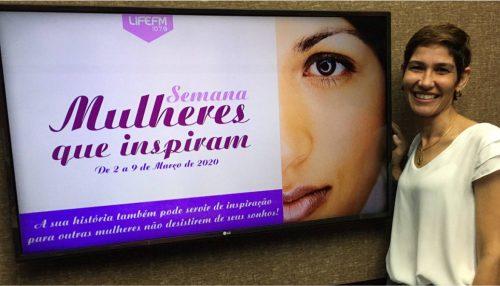 Farmacêutica Cristina Marquetti representa Pharmácia Chamomilla em Semana da Mulher na Rádio Life