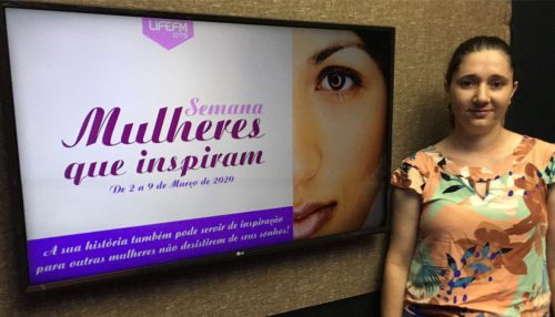Empresária Francieli Simionato marca presença na Semana da Mulher da Rádio Life FM