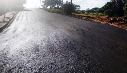 Novos trechos de ruas e avenidas de Adamantina recebem recapeamento asfáltico