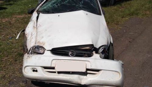 Carro da Prefeitura de Adamantina fica destruído em acidente, motorista não se feriu