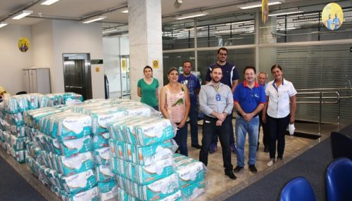 Mais de 9 mil fraldas geriátricas são arrecadadas por funcionários e clientes do Banco do Brasil