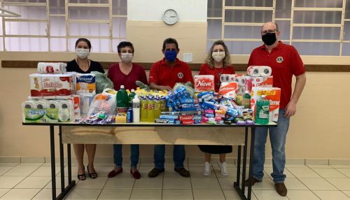 Fundo Social de Solidariedade de Adamantina recebe 84 kits de produtos de higiene e limpeza do Lions Club