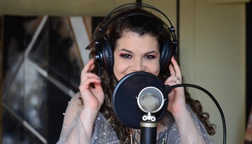 Adamantinense é a nova estrela da música pop