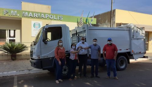 Prefeito Val Dantas conquista caminhão compactador de lixo para Mariápolis