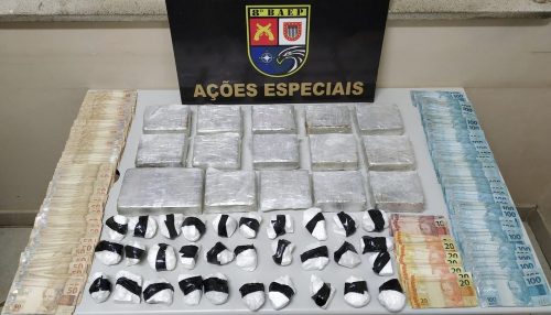 Quase R$ 30 mil e 10 kg de cocaína são apreendidos pelo BAEP