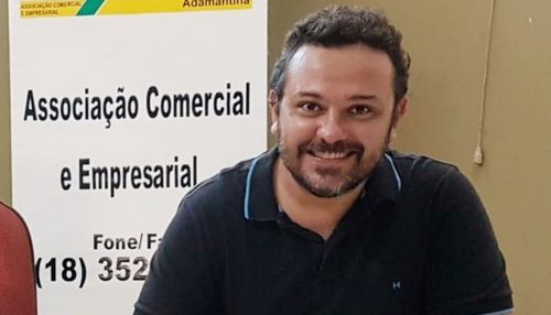 A Associação Comercial de Adamantina coleta assinaturas de empresários para reivindicar reabertura do comércio