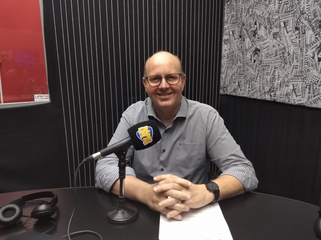 Lions Clube de Adamantina entrega máscaras e outros EPIS para o Lar dos Idosos