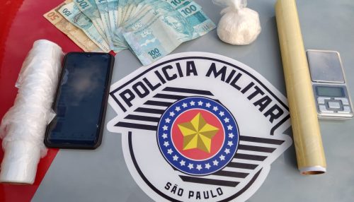 Polícia Militar prende dois homens por tráfico de drogas e apreende mais de R$ 1.000,00 reais em Adamantina
